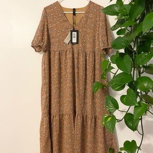 NWT Y.A.S. Petite maxi dress in ditsy floral print
